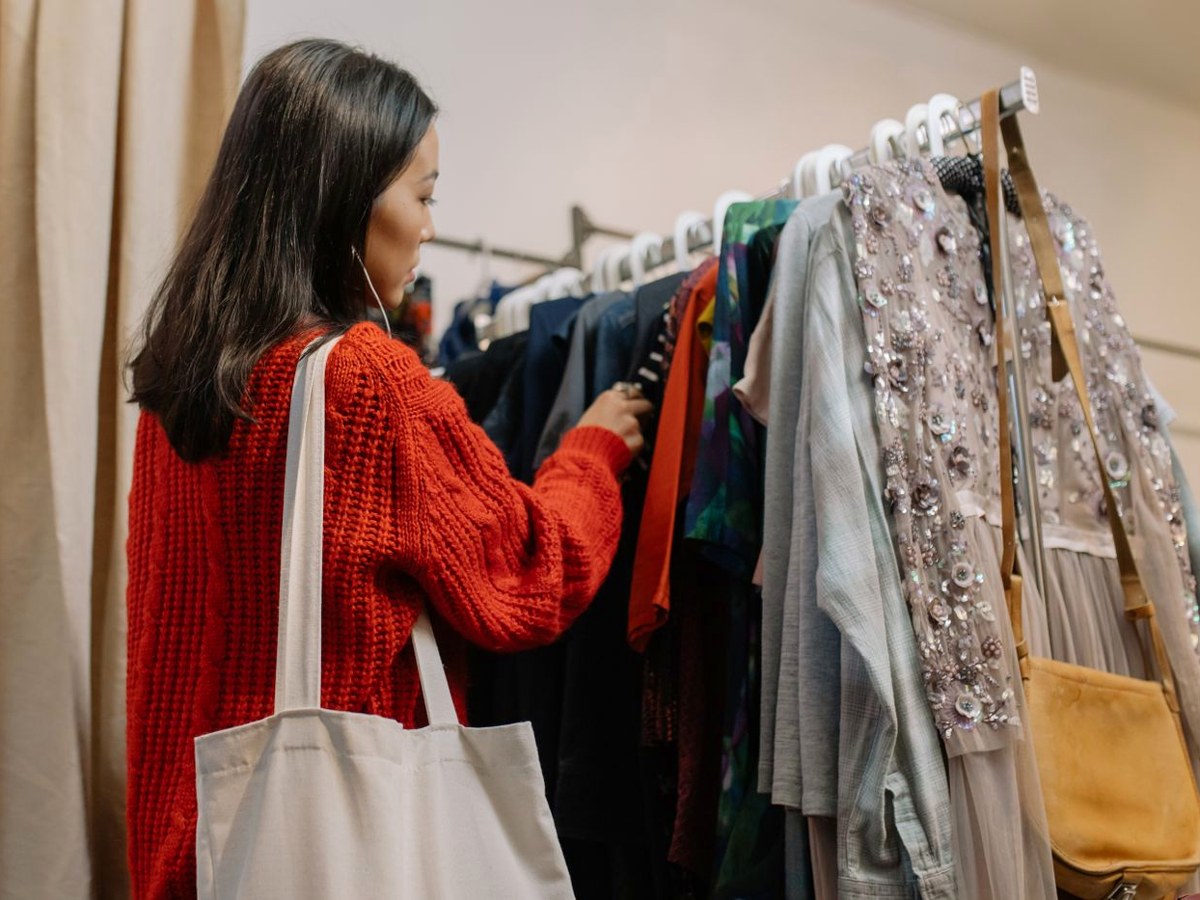 Customer shopping in a retail store